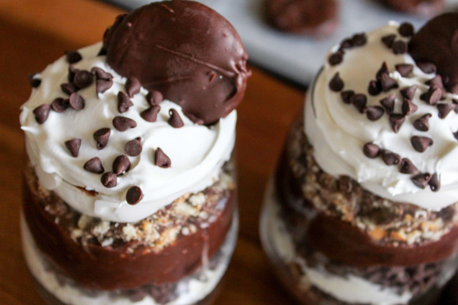 thin-mint-chocolate-cheesecake-parfait