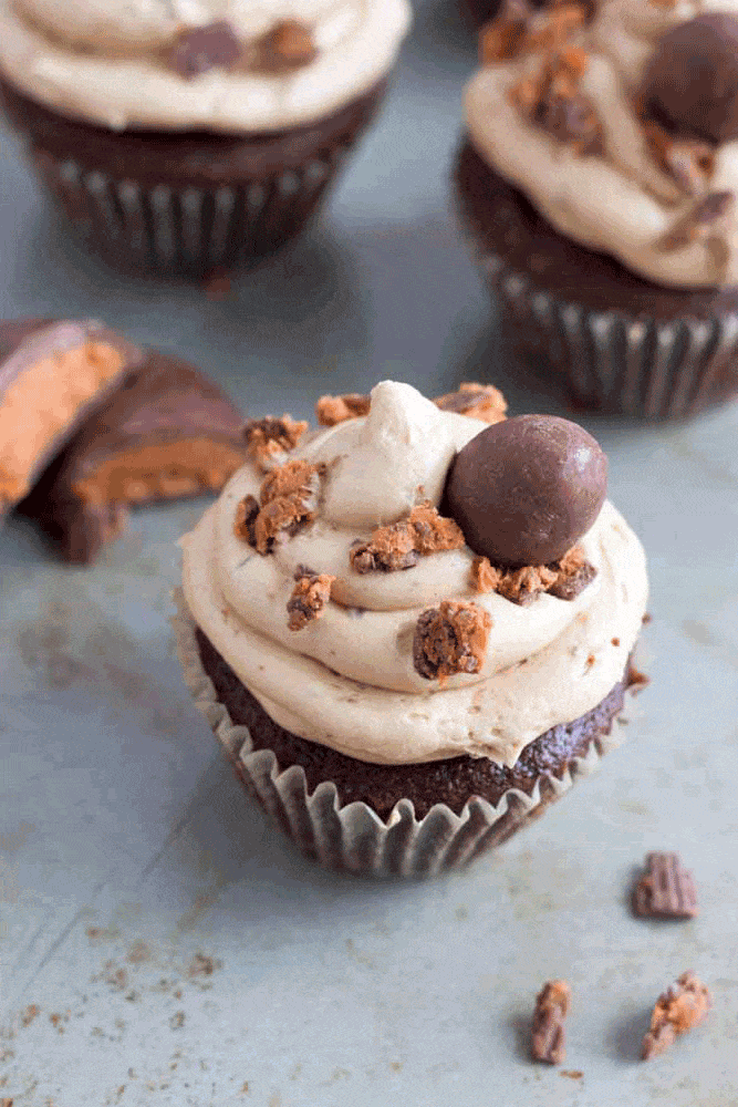 butterfinger-cupcakes