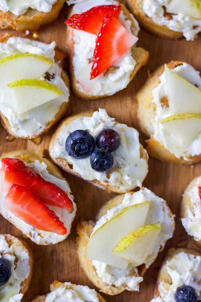 fruit-and-goat-cheese-crostini4