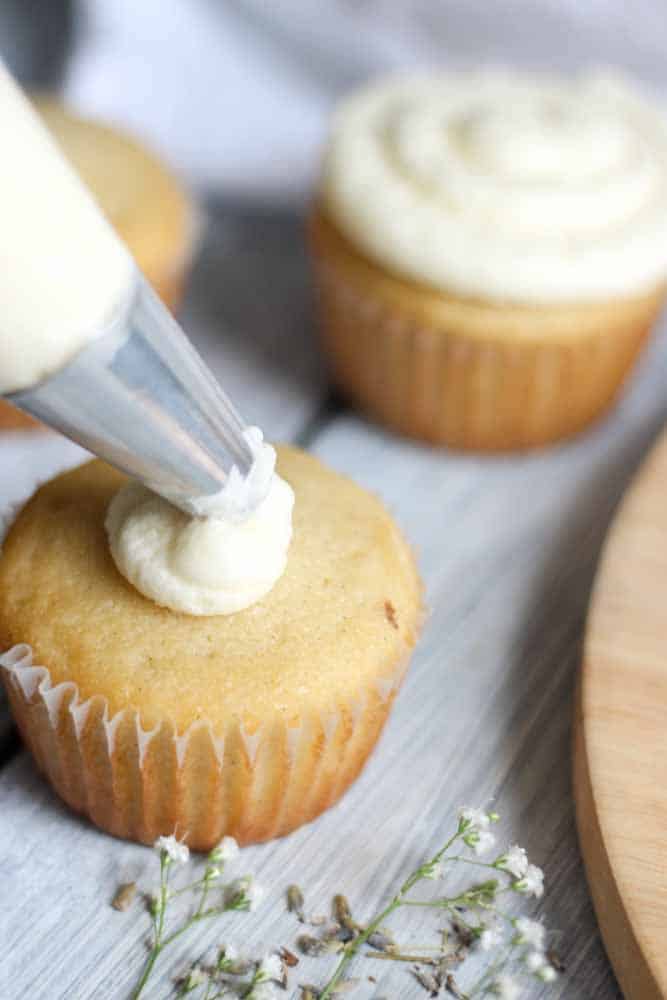 lavendar-vanilla-cupcake-with-honey-buttercream13
